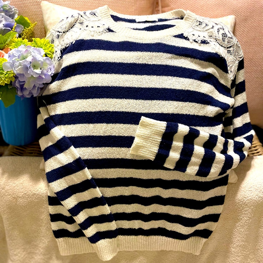 Beautiful navy and cream striped sweater w/ lace details on shoulders and back
